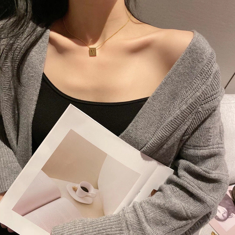 赛家新款26个方块字母项链女ins冷淡风英文方牌吊坠时尚锁骨颈链