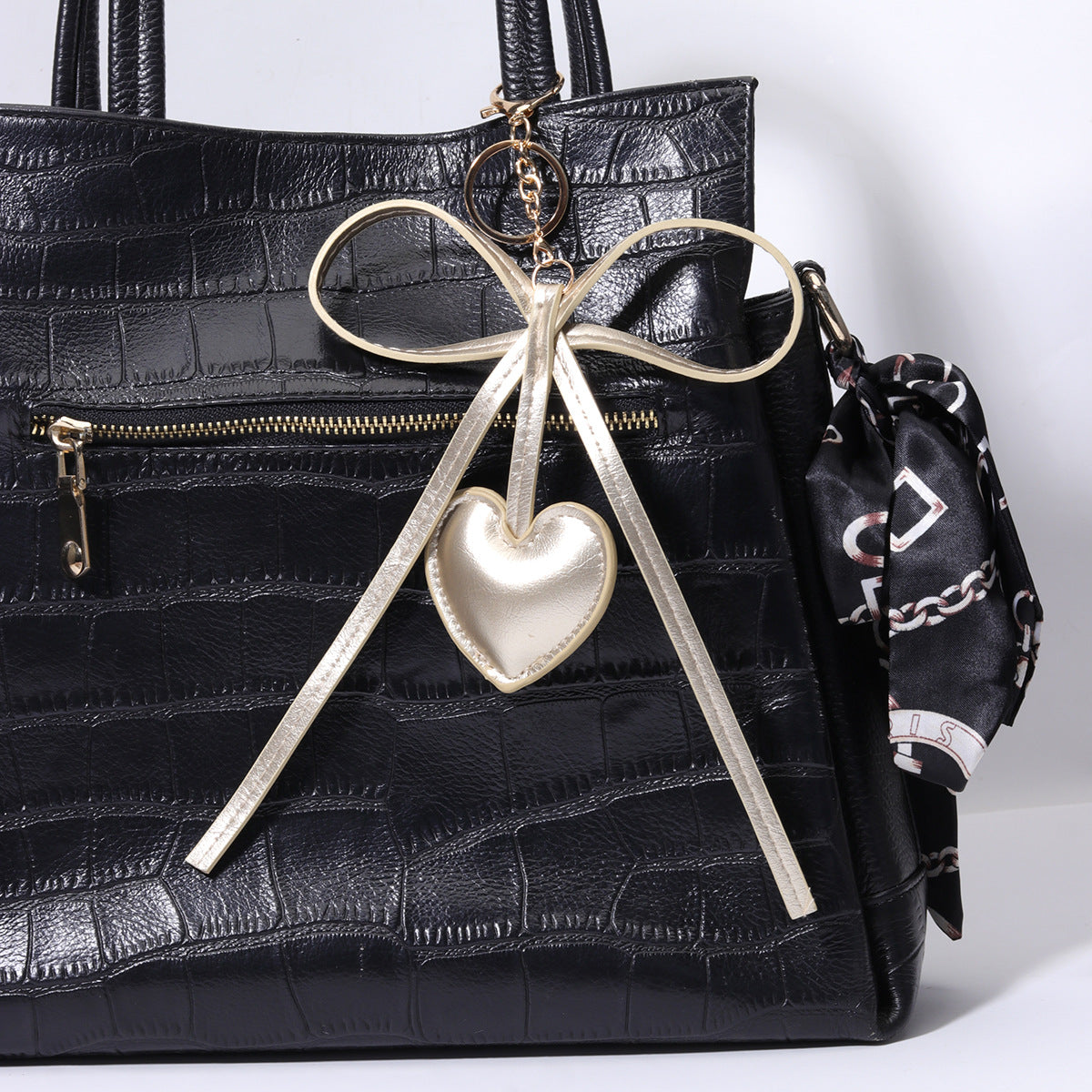 现货PU皮质桃心爱心蝴蝶结钥匙扣包挂diy包包挂件批发miu系包挂