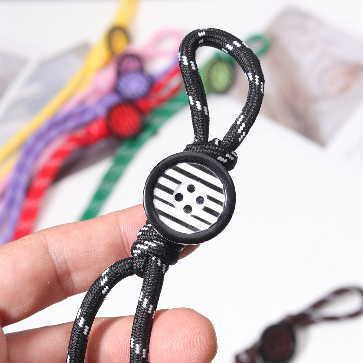 新款纽扣欧美波西米亚风涤纶纯手工编织钥匙扣包包挂件批发字母珠