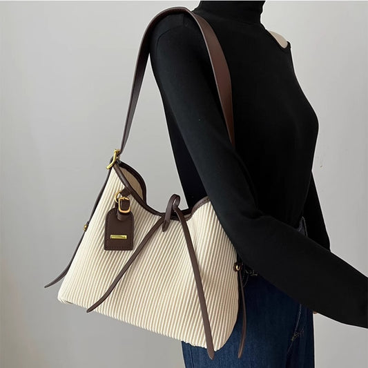 托特包女大容量手提包2024新款潮小众设计单肩斜挎包腋下包水桶包