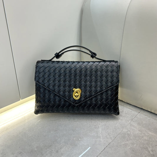 真皮编织小方盒女包2025春季新款时尚百搭锁扣大容量手提斜跨包女