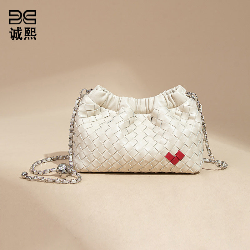 新款编织皱褶云朵包时尚休闲百搭小香风斜跨包小众设计爱心单肩包