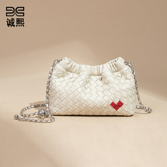 新款编织皱褶云朵包时尚休闲百搭小香风斜跨包小众设计爱心单肩包