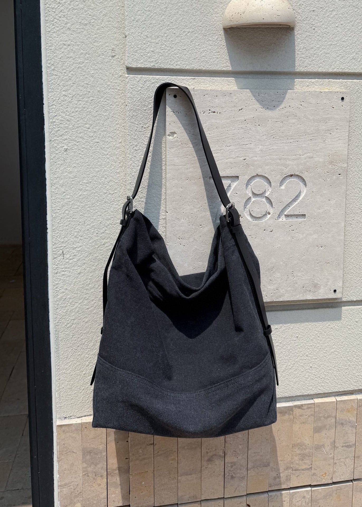 2025春夏新款网红同款时尚百搭帆布托特极简灰色设计单肩包包大包