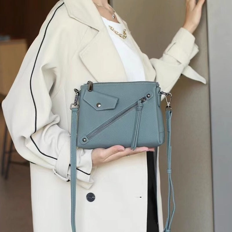 潮牌机车风格斜挎包女百搭大容量单肩小方包包黑色真皮厂无痕代发