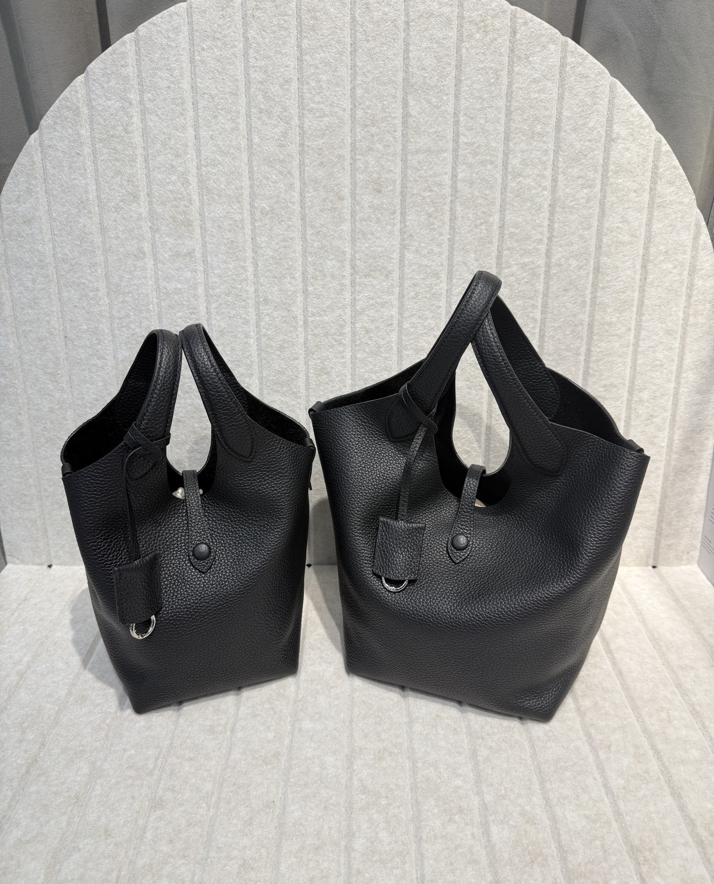 2025新款大容量托特包简约百搭时尚单肩包头层牛皮软腋下包妈咪包