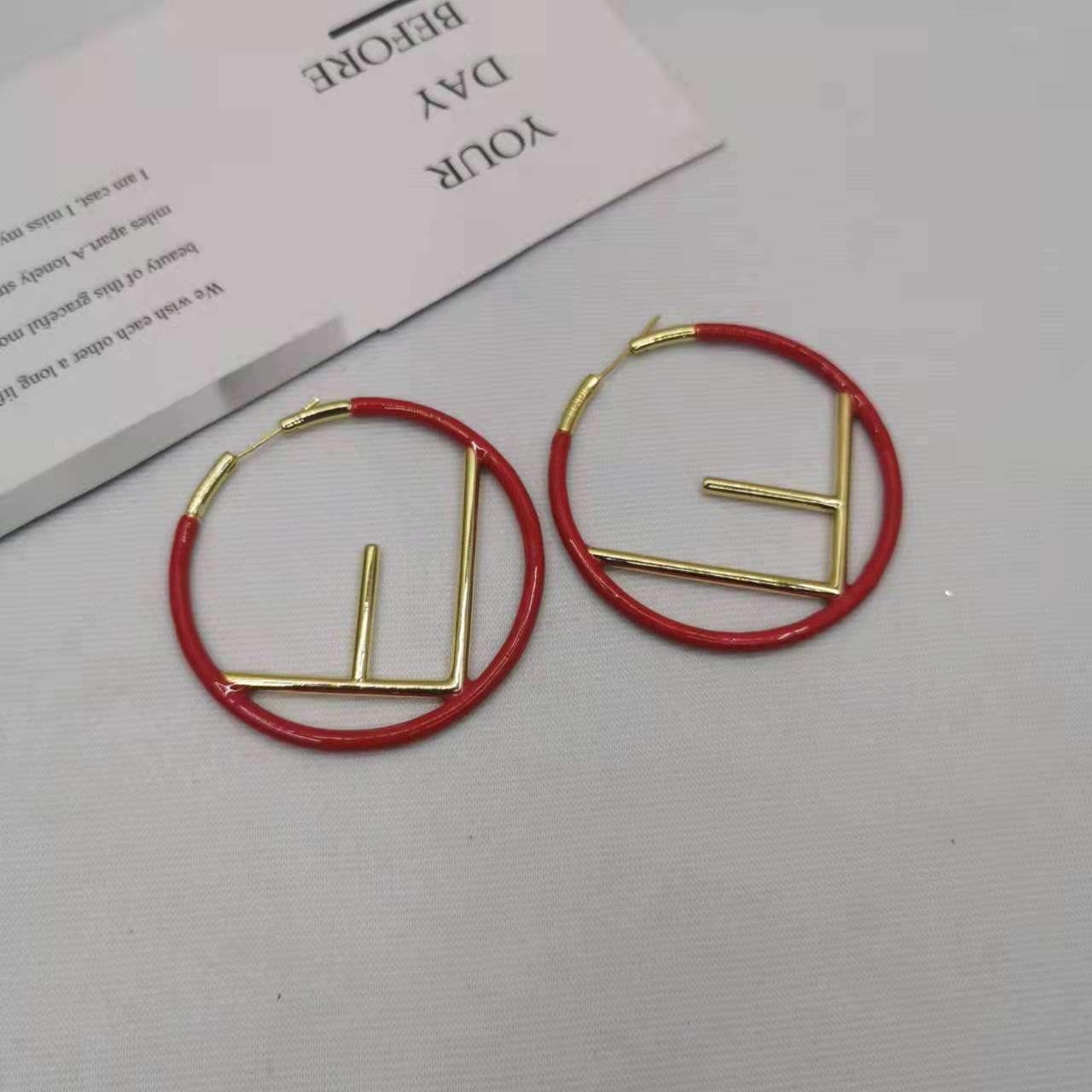 芬家21新款F珐琅大耳环高级感气质彩色耳扣欧美风圆圈字母大耳圈