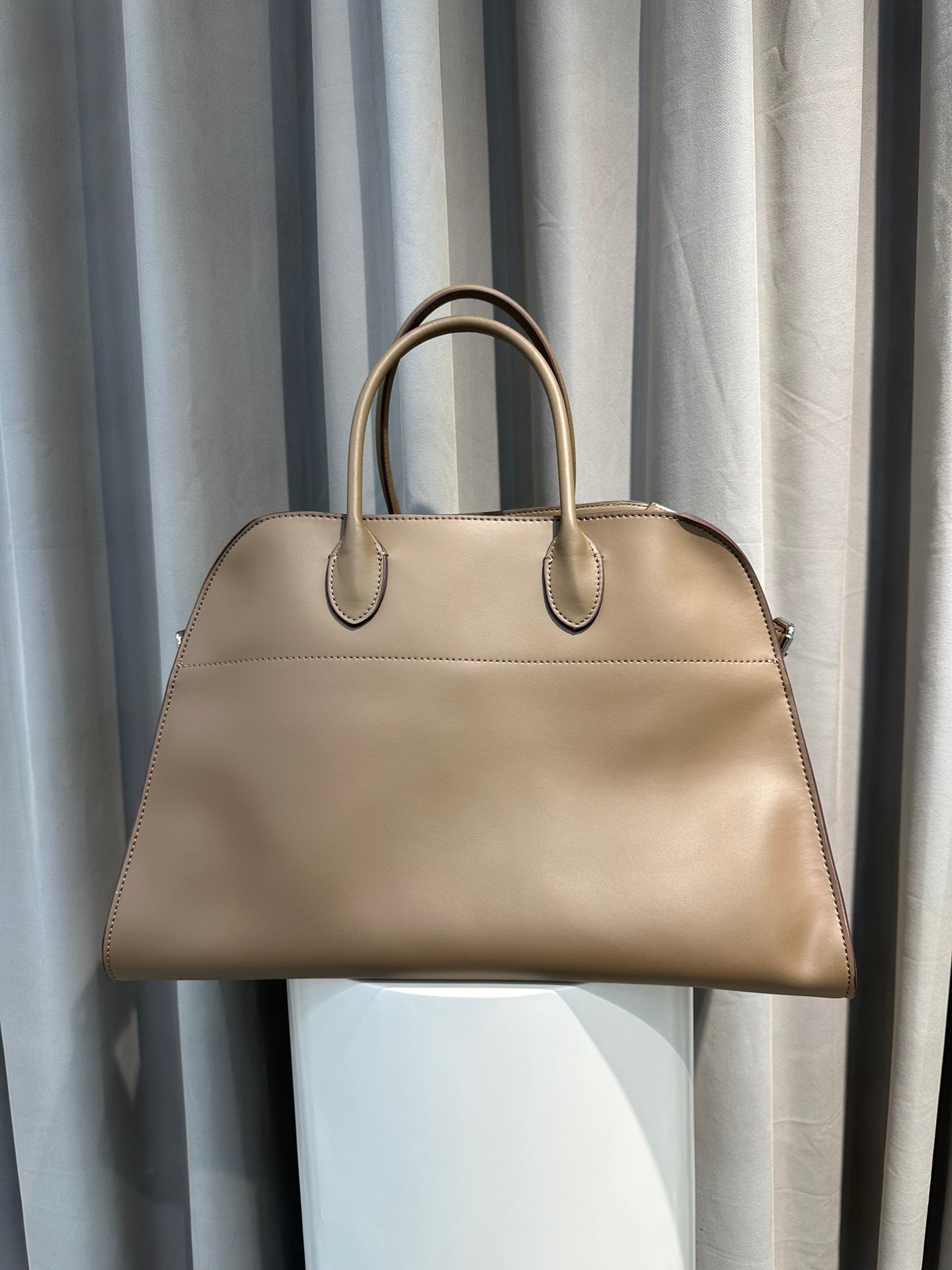 托特包包女士2024新款潮高级感黑色大容量手提公文包春夏通勤大包