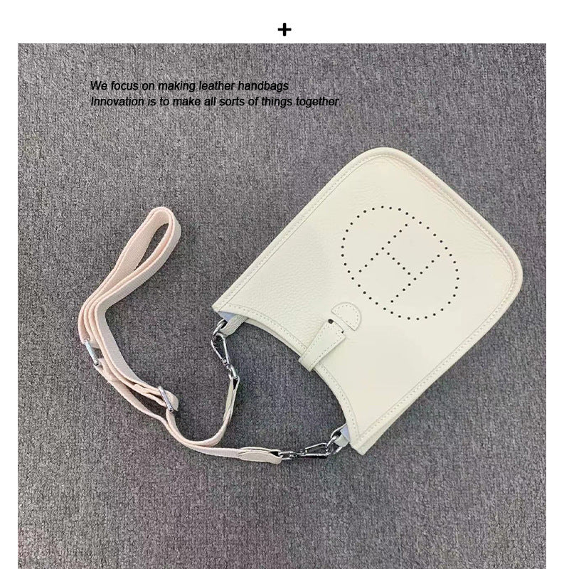 洋气小包包女2024新款字母镂空信封包潮韩版简约时尚单肩斜挎包包