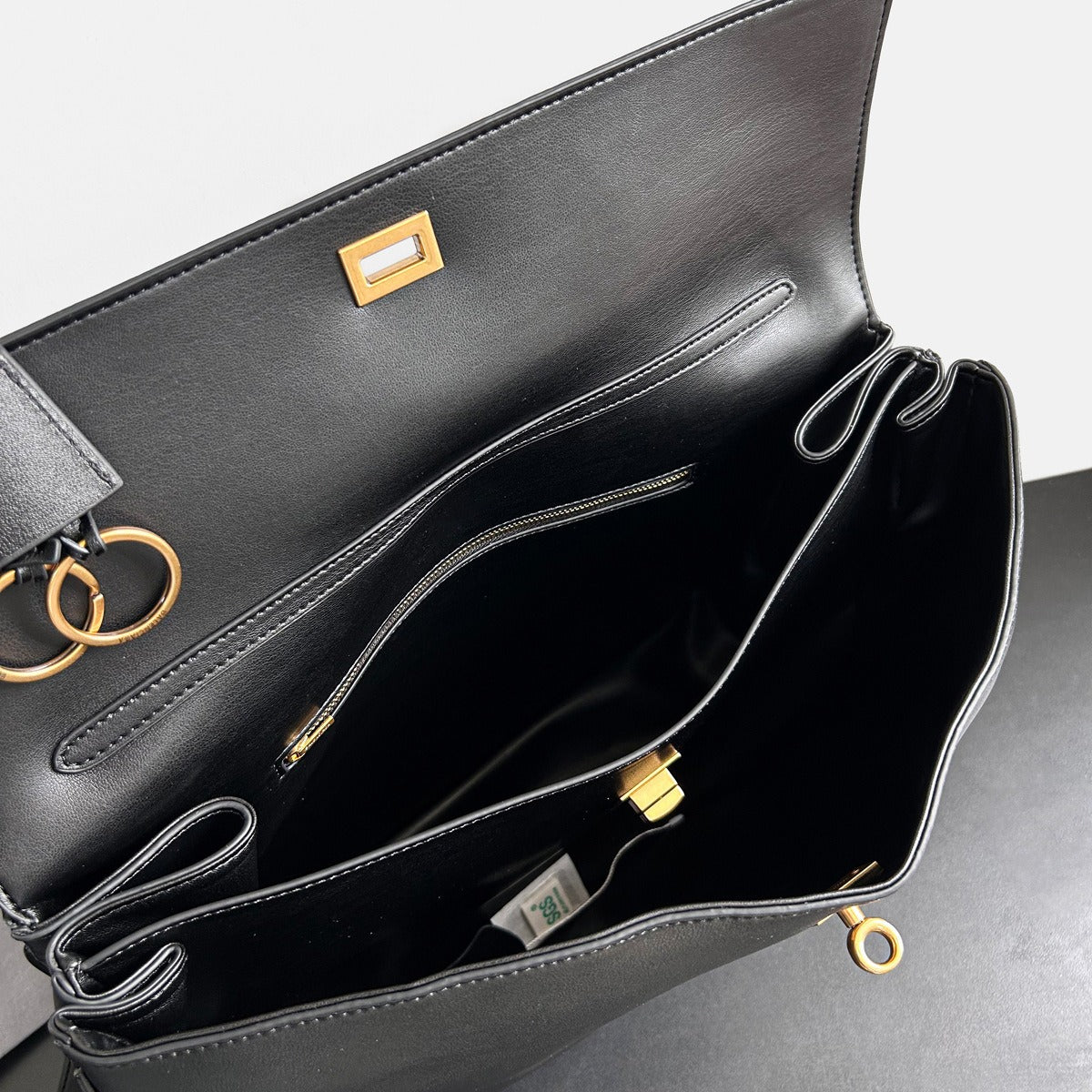 大气时尚锁扣牛皮女包2024新款链条轻便质感洋气真皮软皮斜挎包包