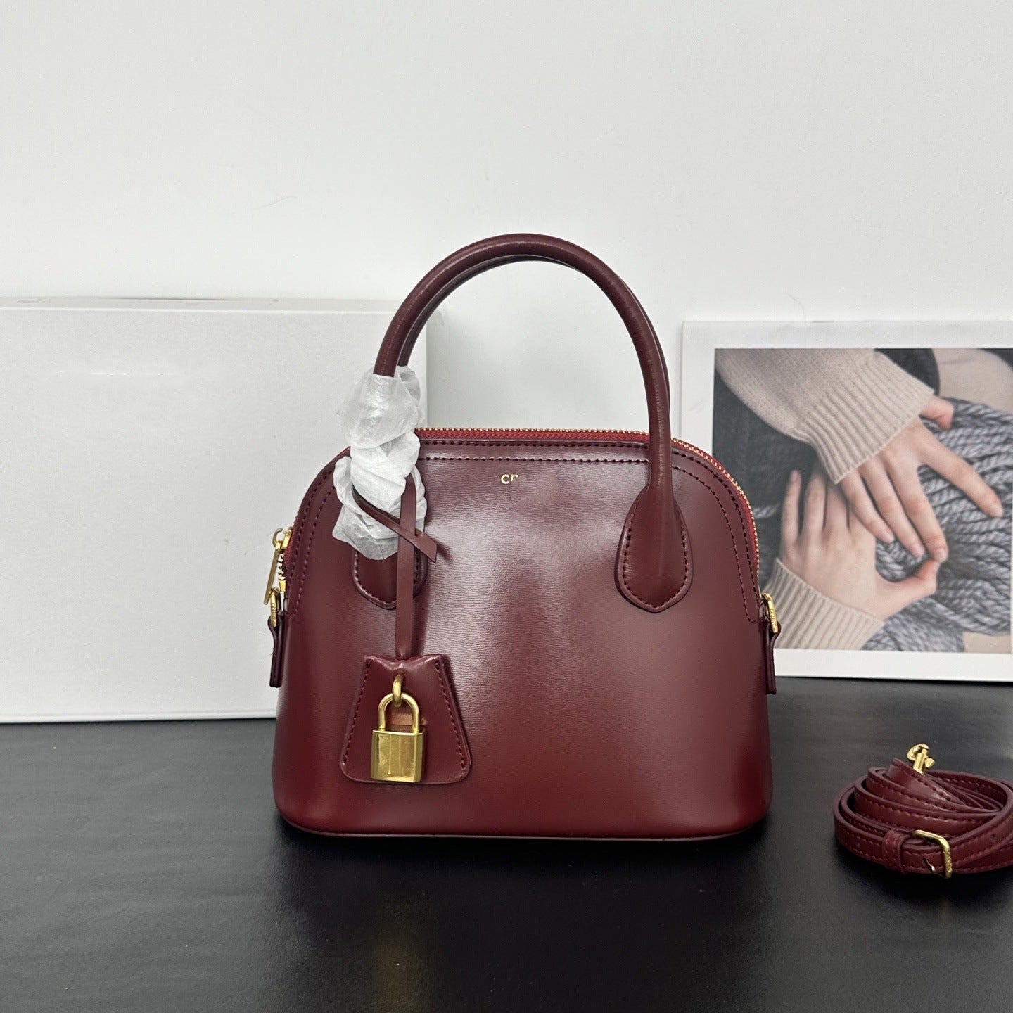 小香Ce新款贝壳包潮时尚手提包通勤百搭单肩斜挎轻奢小包保龄球包