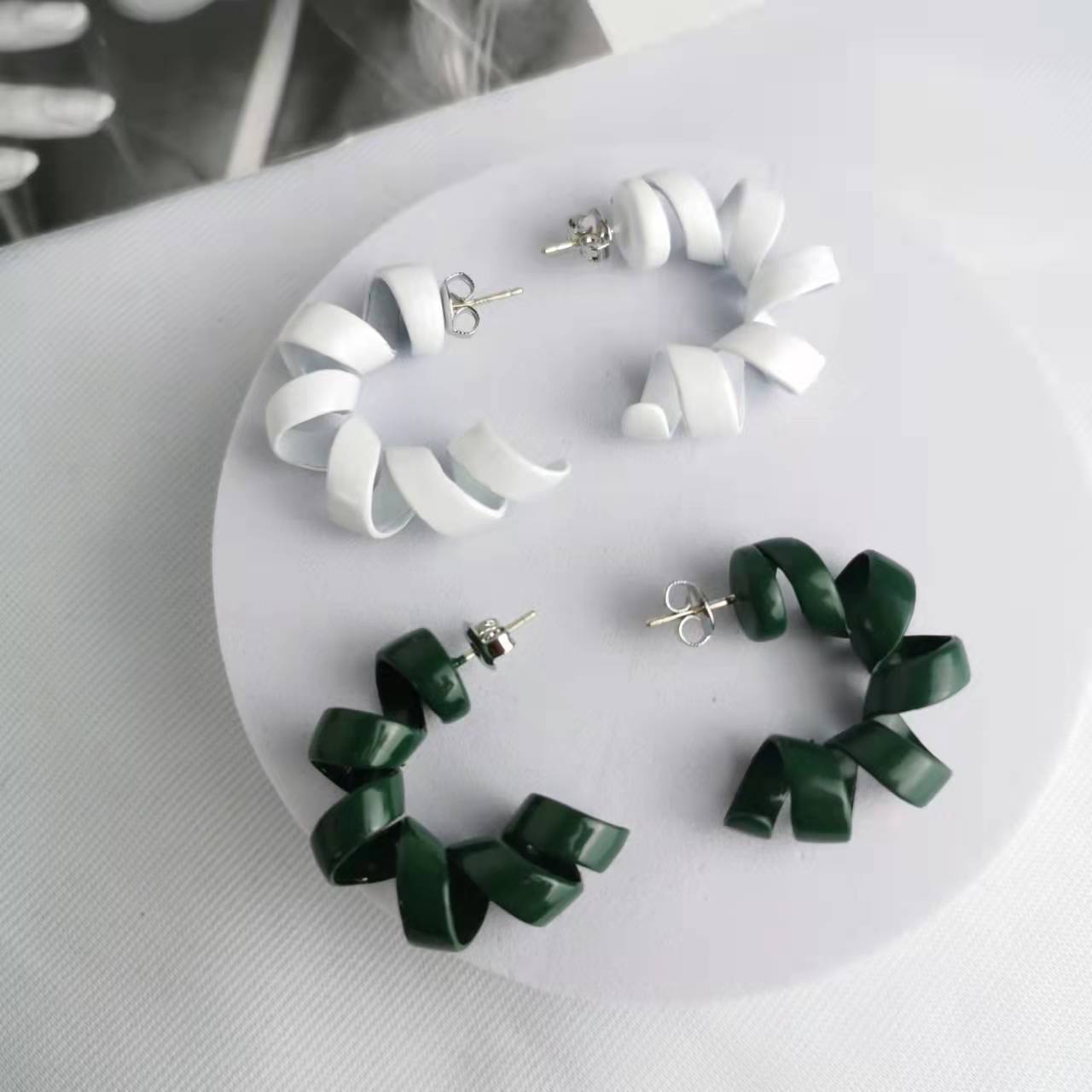 BV2021新款电话线耳环女几何不规则螺旋状欧美银针欧美扭转耳钉