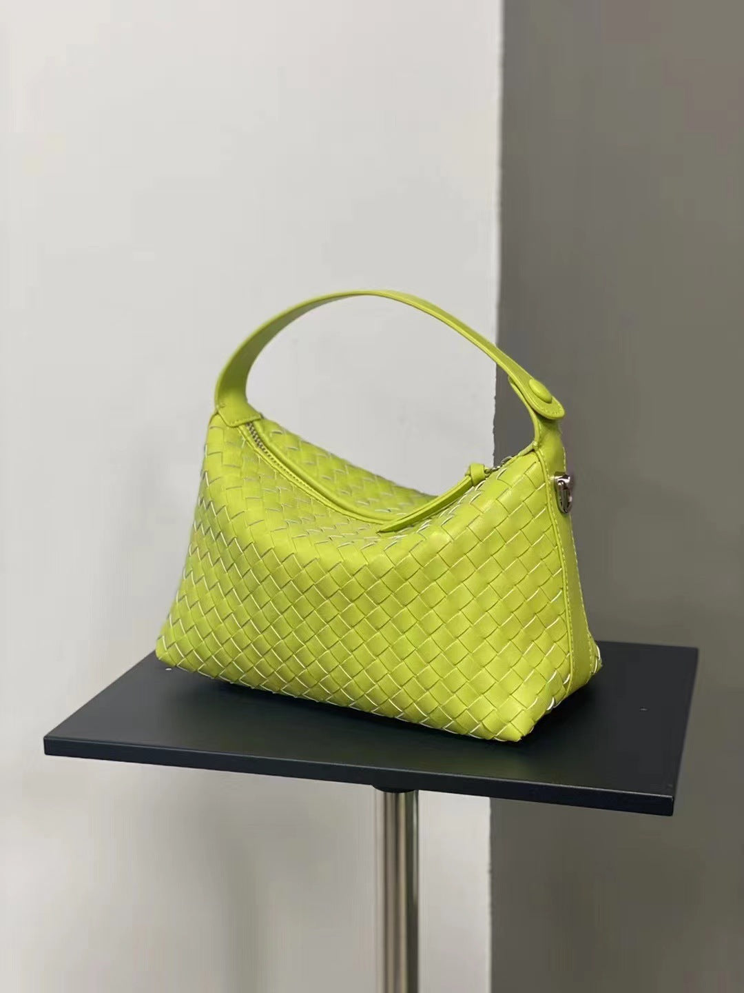 小众设计真皮手提编织托特包百搭斜挎菜篮子女包枕头包2022新