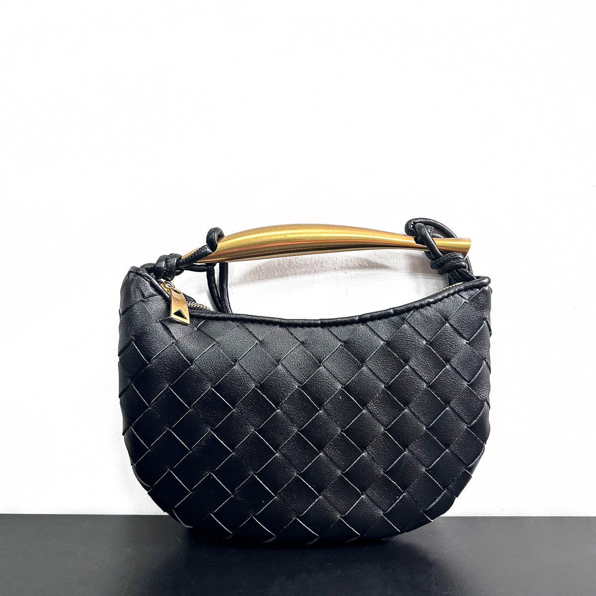 拉链款编织包包2023新款牛皮金属手柄月牙包单肩斜挎手提包时尚