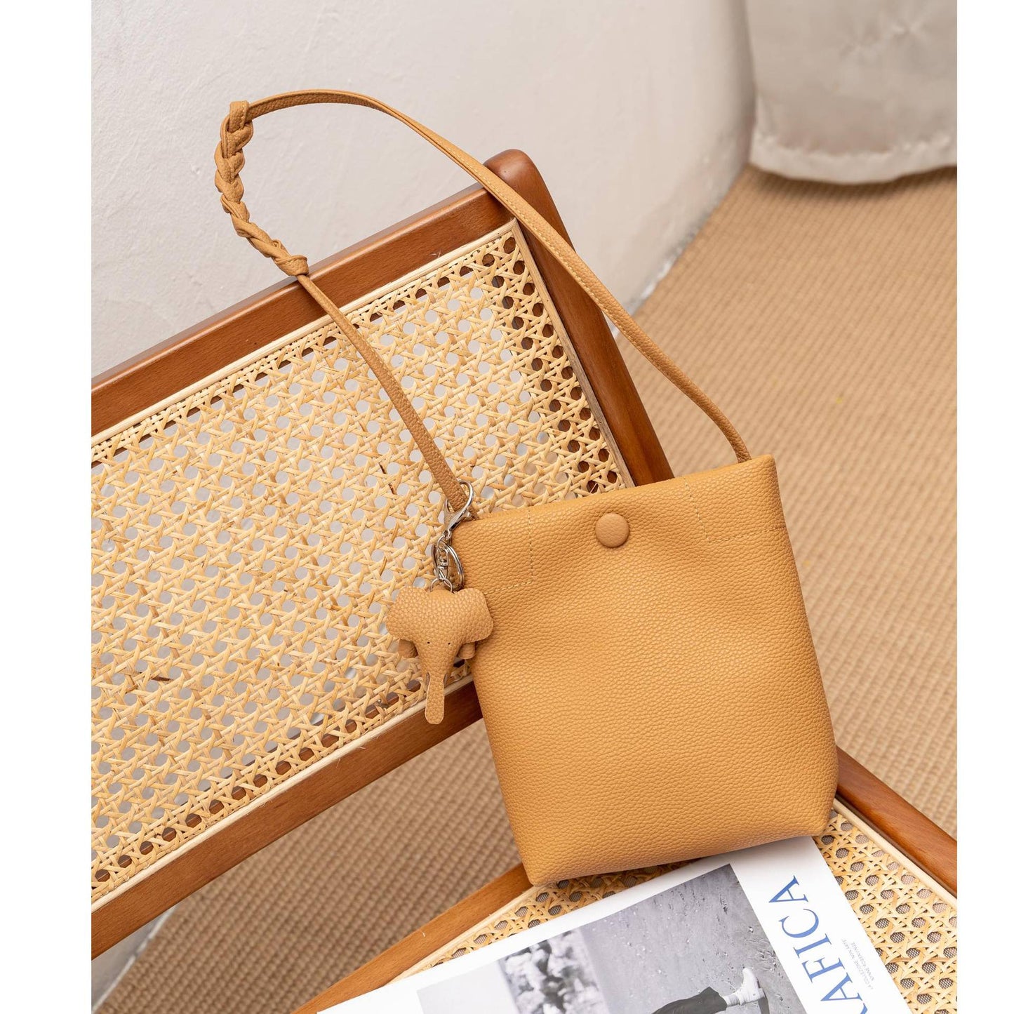 卡通小象真皮斜跨包竖款简约休闲托特包ins软皮女士单肩包小包包