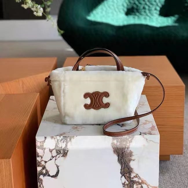 新款代购韩国羊羔毛包毛绒绒手拎包上班通勤手提包凯旋门托特包包