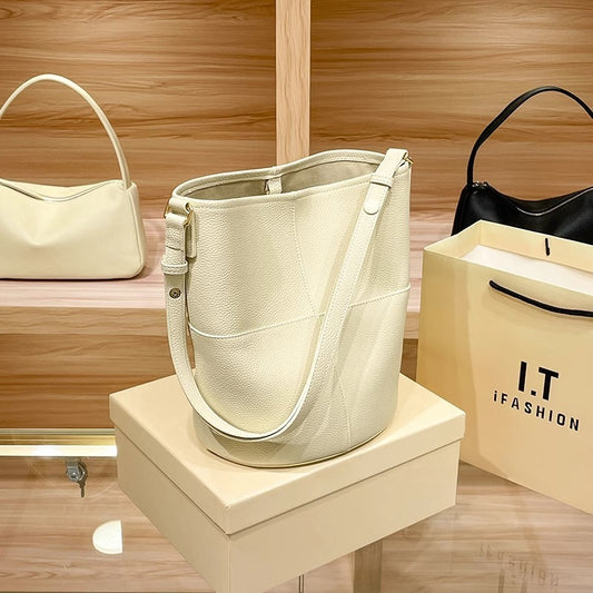 avale 软糯头层牛皮水桶包托特包慵懒风时尚女通勤包单肩斜挎休闲