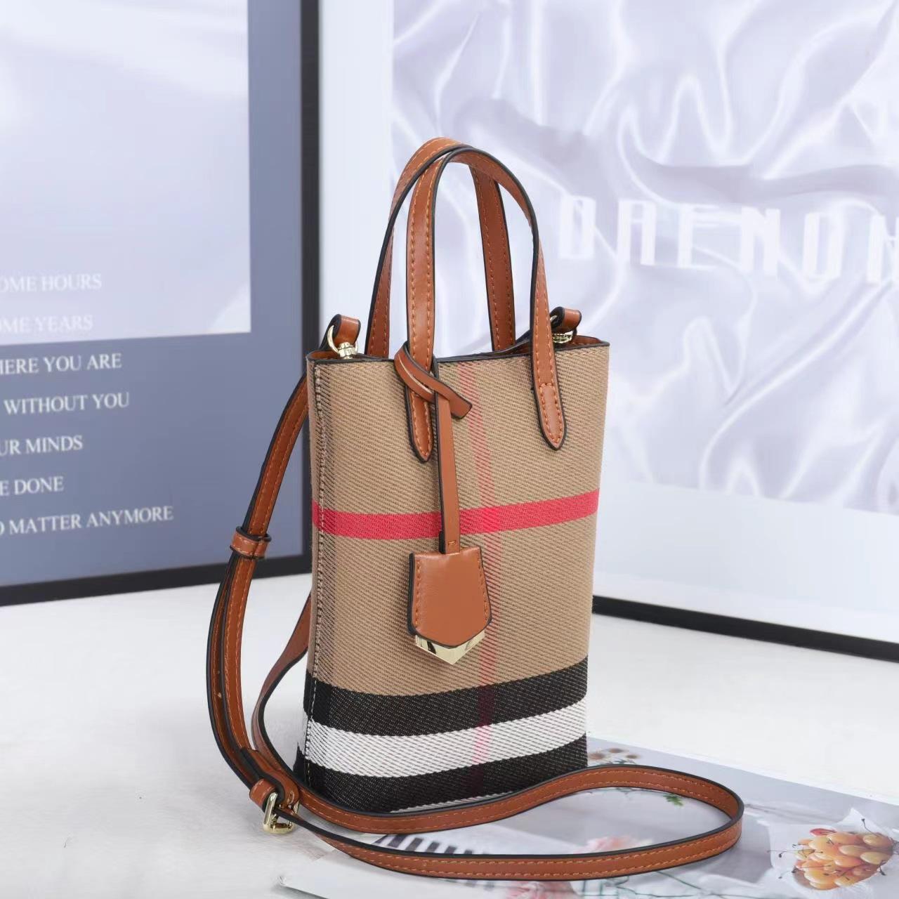 手机包女网红美拉德 轻便手提斜挎包超火放装小包包迷你高端秋冬