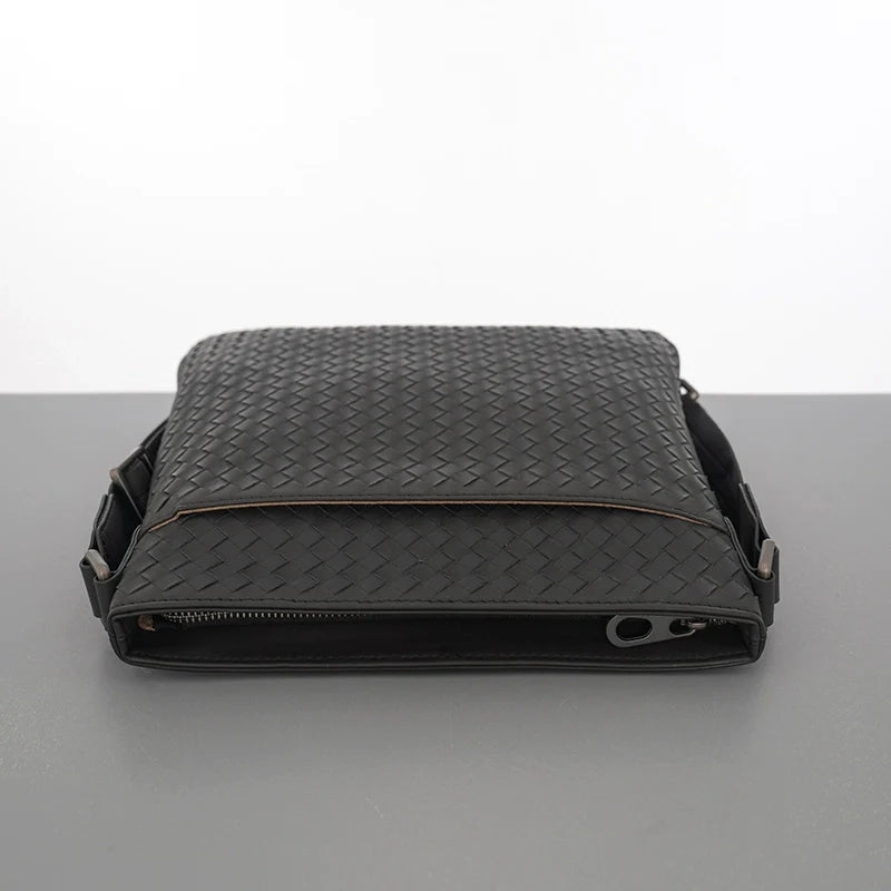 X&BV真皮男士包包单肩包男斜挎包休闲商务编织潮男竖款时尚小背包