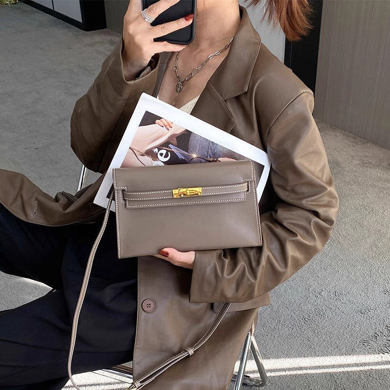 腋下包包女春夏2024新款通勤法棍包斜挎包高级质感复古单肩凯莉包