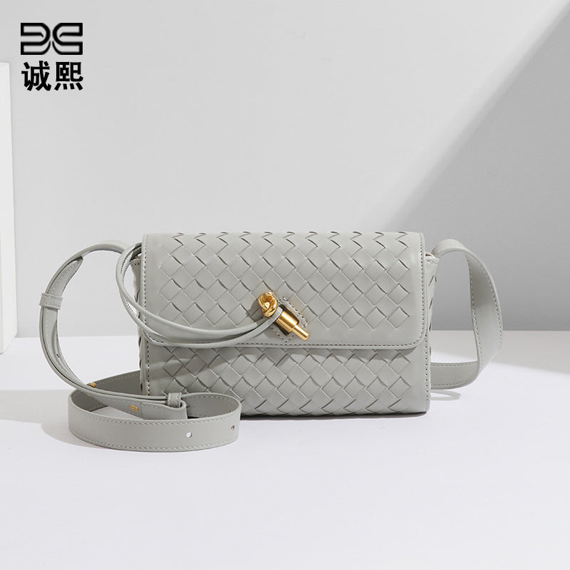 跨境爆款手工编织包欧美高级感单肩斜跨小方包女士短款中古法棍包