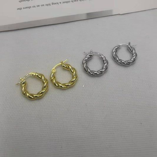 BV家21新款麻花耳环女高级感简约百搭光面环形扭扭耳扣几何小耳圈