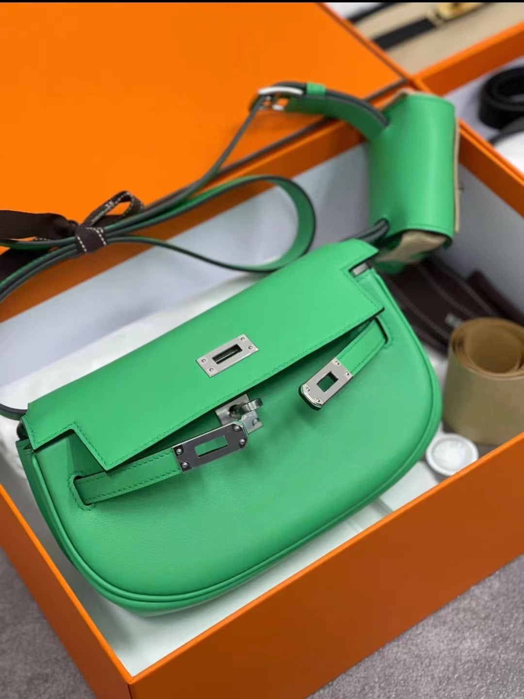 2024新款网红同款凯莉汤圆包饺子包迷你单肩斜挎真皮女腰包马鞍包