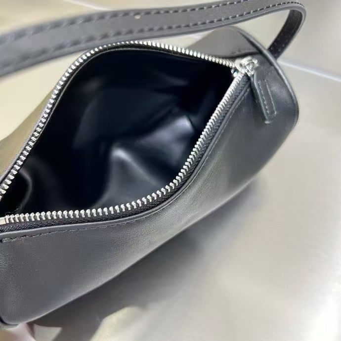 25秋冬90'S同款笔袋迷你小包圆筒笔袋包女士羊皮休闲百搭手提包