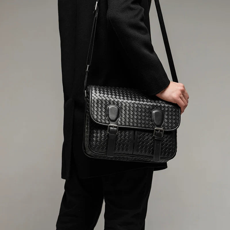 X&BV男士包包单肩斜挎包真皮休闲编织牛皮翻盖时尚青年背包邮差包