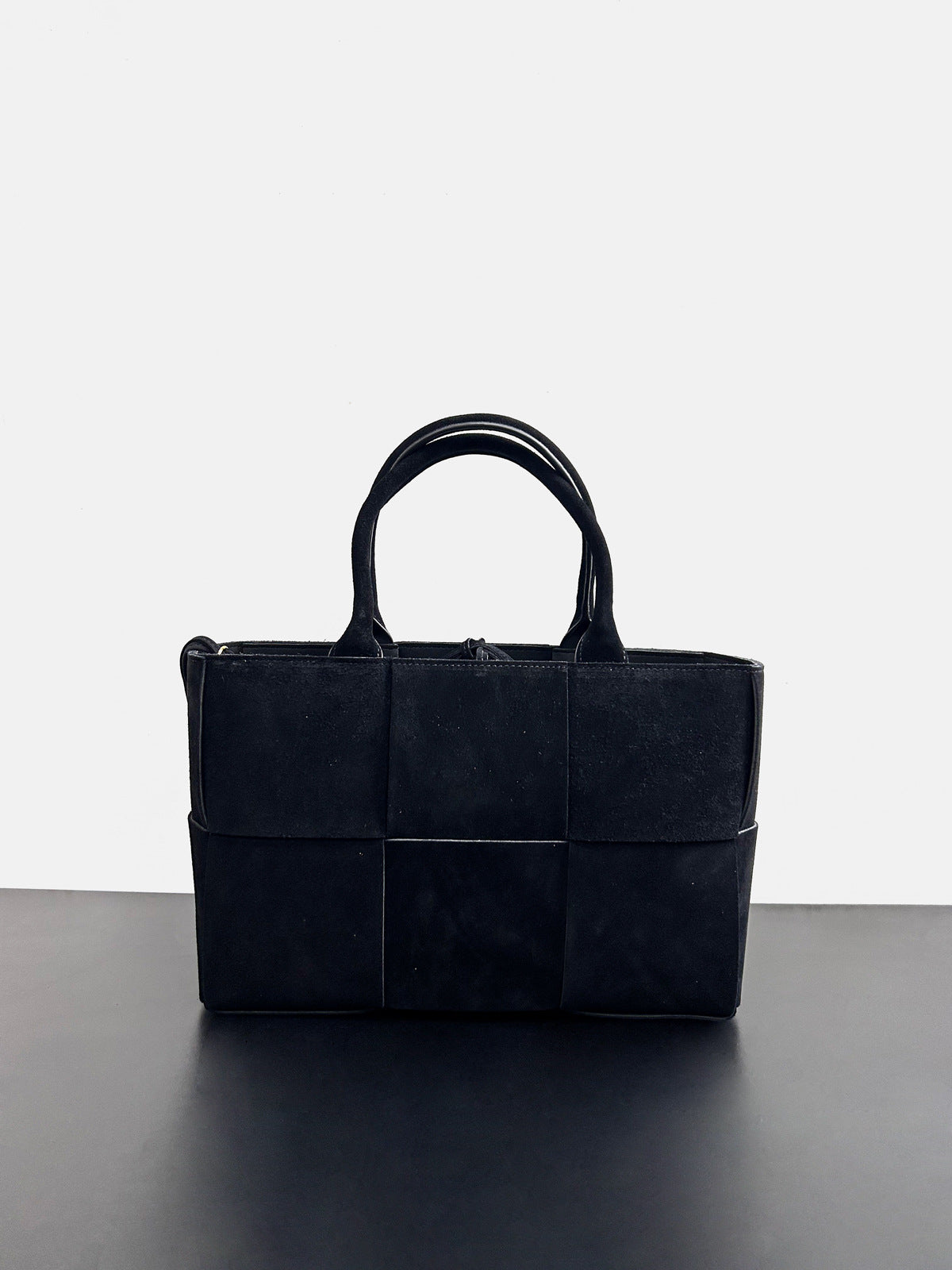 2024新款磨砂皮手工编织女款手提包大容量托特包购物袋单肩字母包