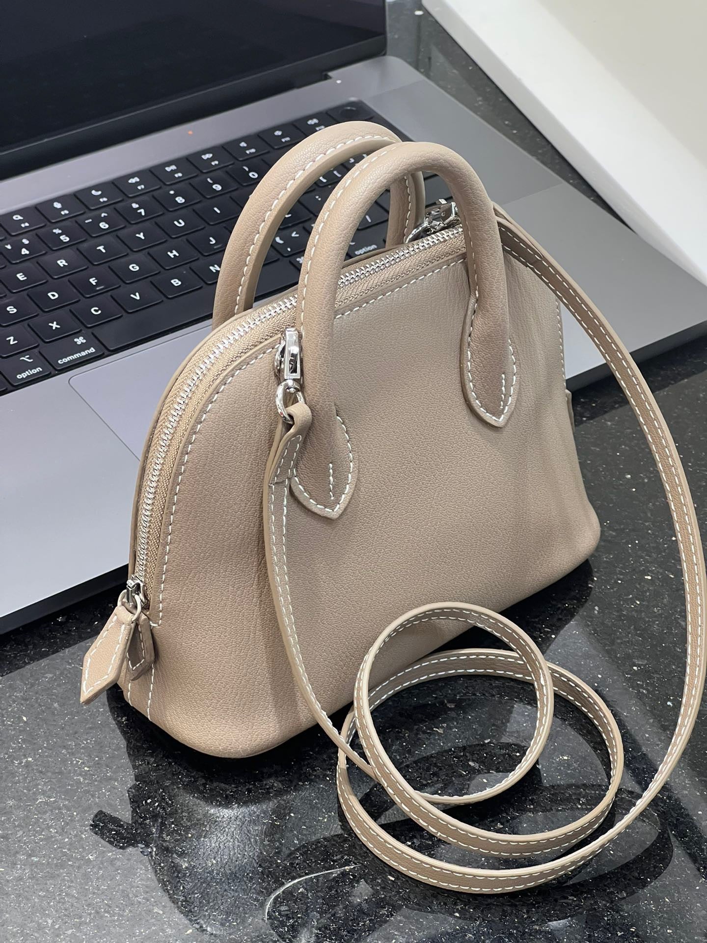 头层牛皮纯皮经典百搭时尚迷你手提小包贝壳包真皮单肩斜挎手机包