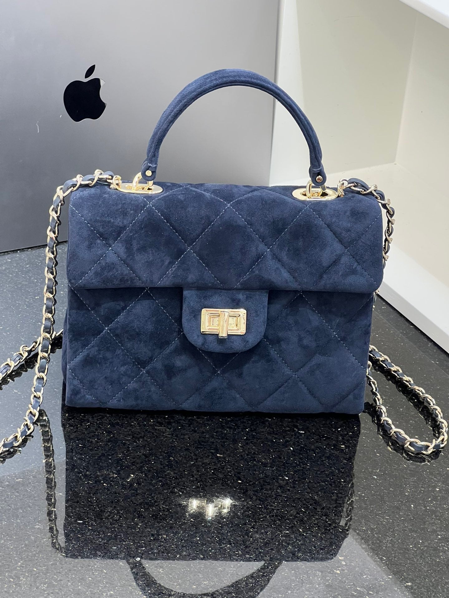 高级感磨砂麂皮菱格包包女新款大容量通勤单肩斜挎小方包红色小包