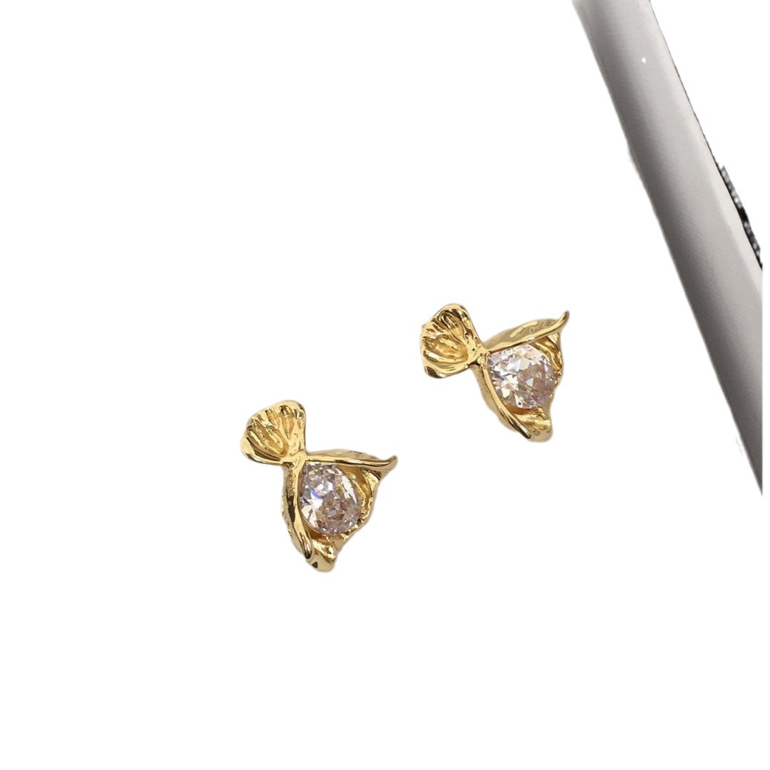 赛家新款手捧花耳钉女高级感个性气质锆石CEL风黄铜镀金耳环批发