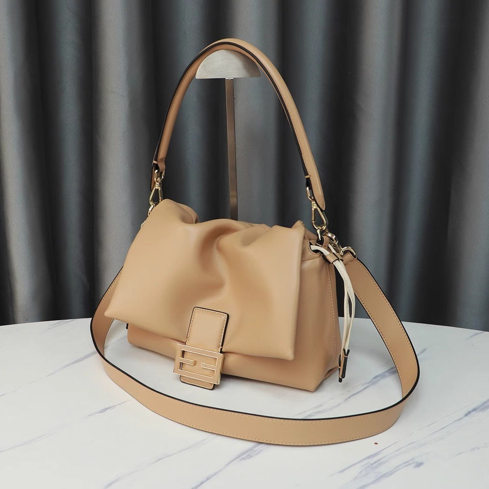 25新款法棍复古时髦抽绳腋下包轻奢高级翻盖云朵包软牛皮单肩包