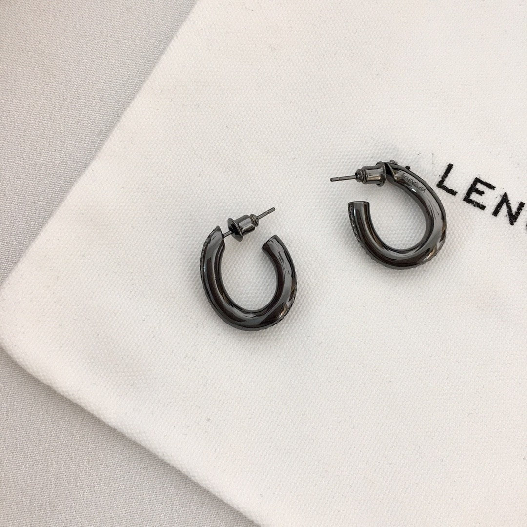 巴黎家21新款BB枪黑色U形不规则耳钉女高级感气质镶钻几何形耳环