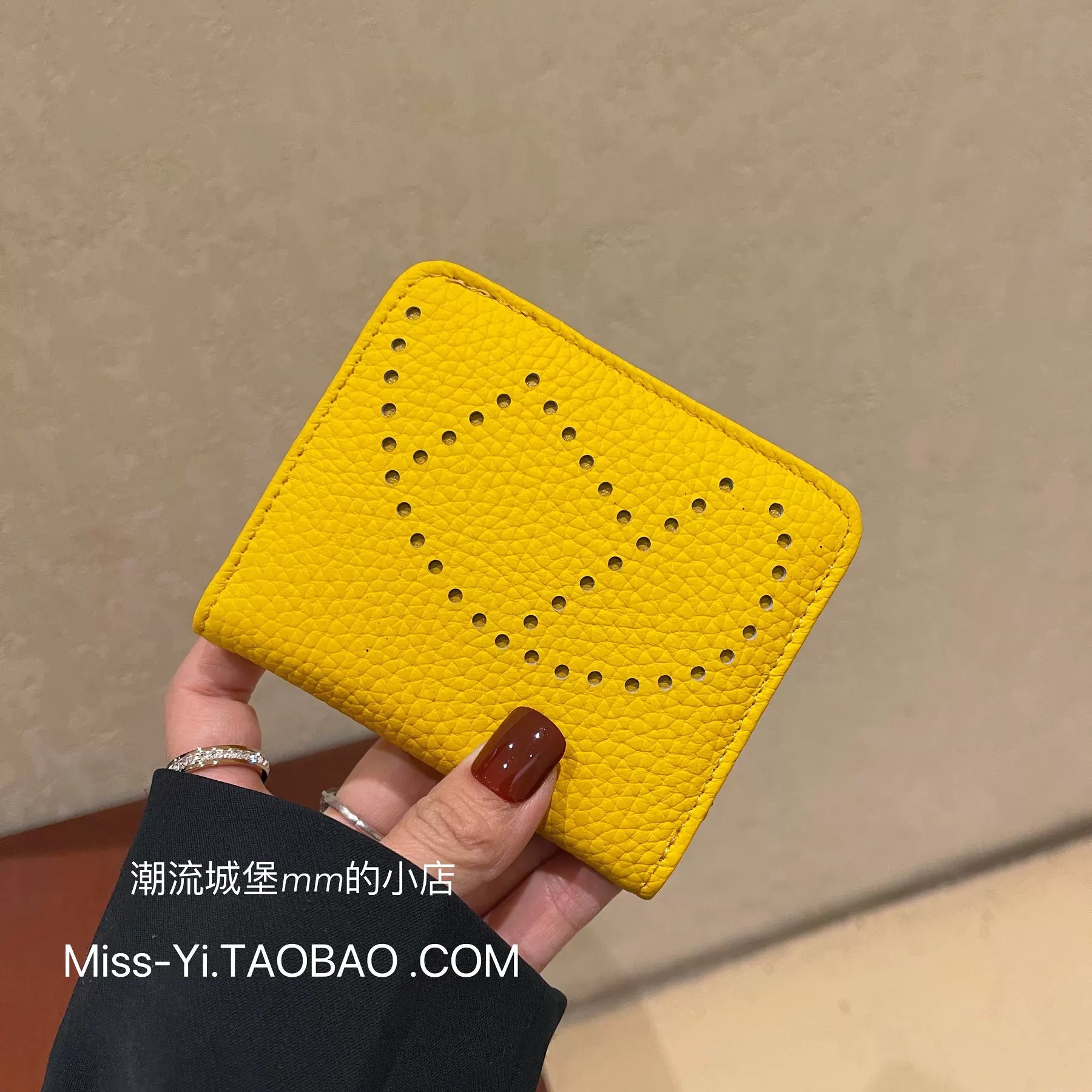 刺绣h卡包真皮小巧搭扣钱包短头层牛皮镂空两折卡夹多卡位零钱包