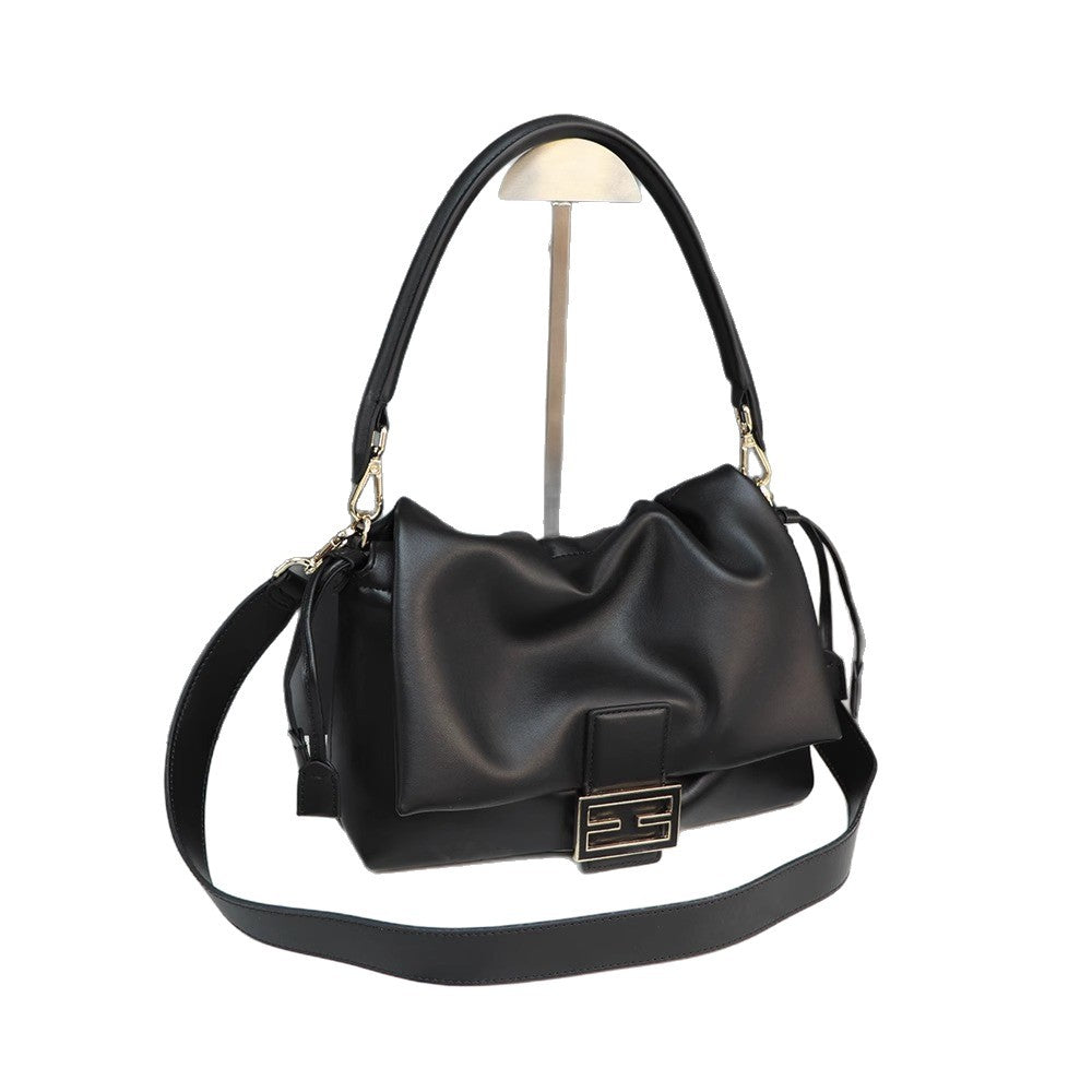 25新款法棍复古时髦抽绳腋下包轻奢高级翻盖云朵包软牛皮单肩包