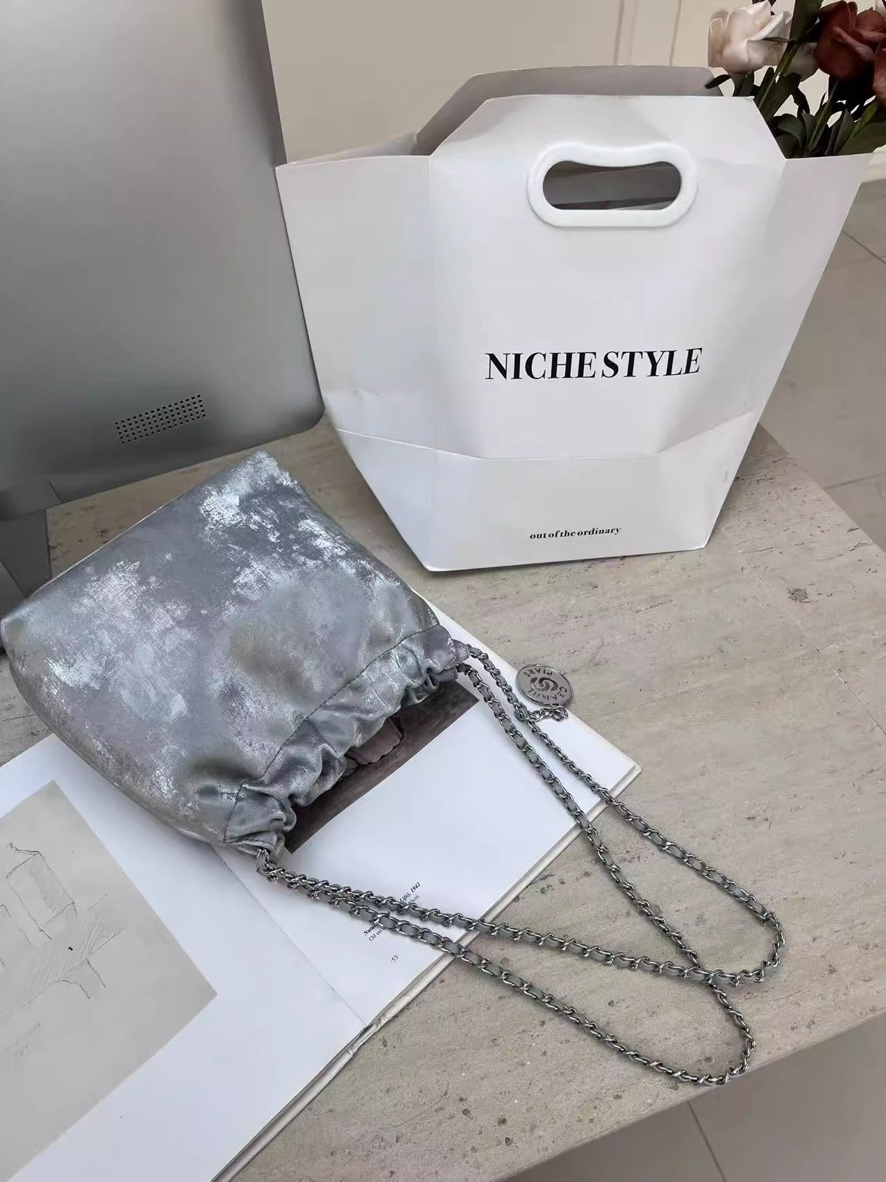 新中式绸牛皮垃圾袋链条包包女包2024新款大容量单肩包斜跨水桶包