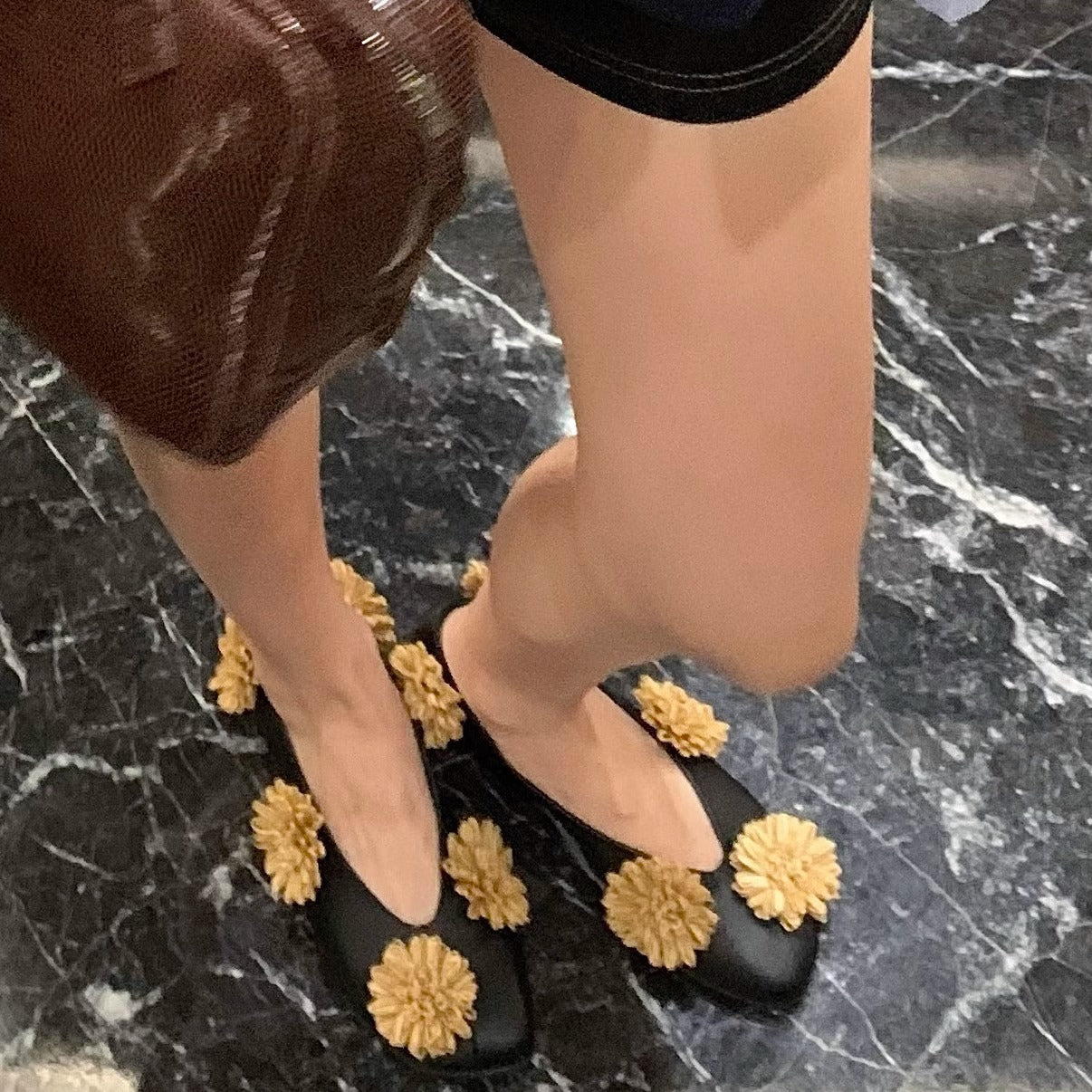 现货欧美2025新款同款小众设计花朵平底鞋女浅口平底单鞋奶奶鞋