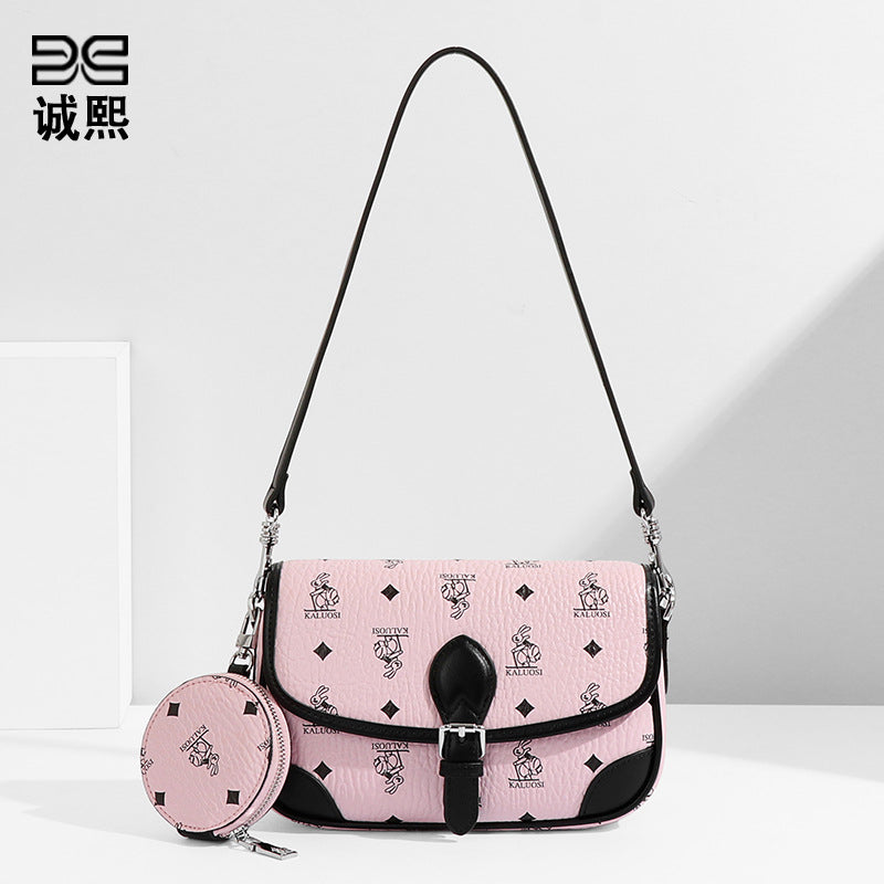 小众新款百搭单肩斜挎包洋气兔子质感宽肩带小方包时尚流行腋下包