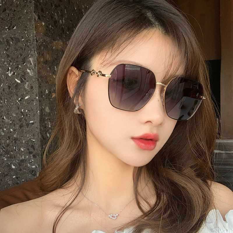 时尚茶色墨镜女高级感2025年网红街拍显脸小方框太阳镜男防紫外线