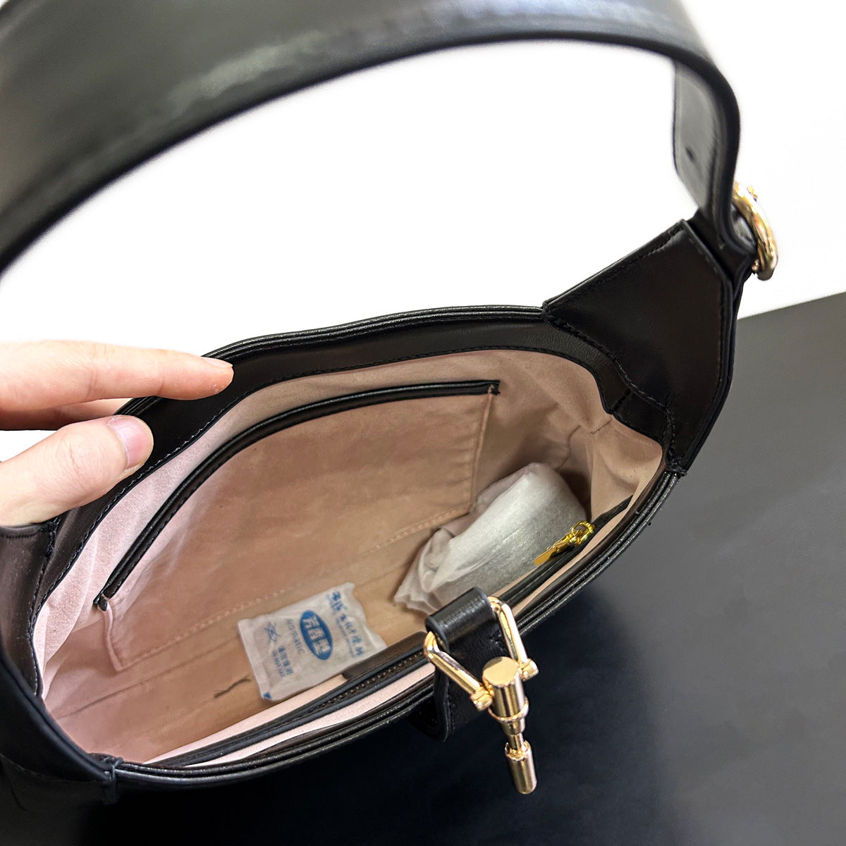 质感小众黑色包包女2024新款时尚高级感单肩腋下包白色百搭斜挎包