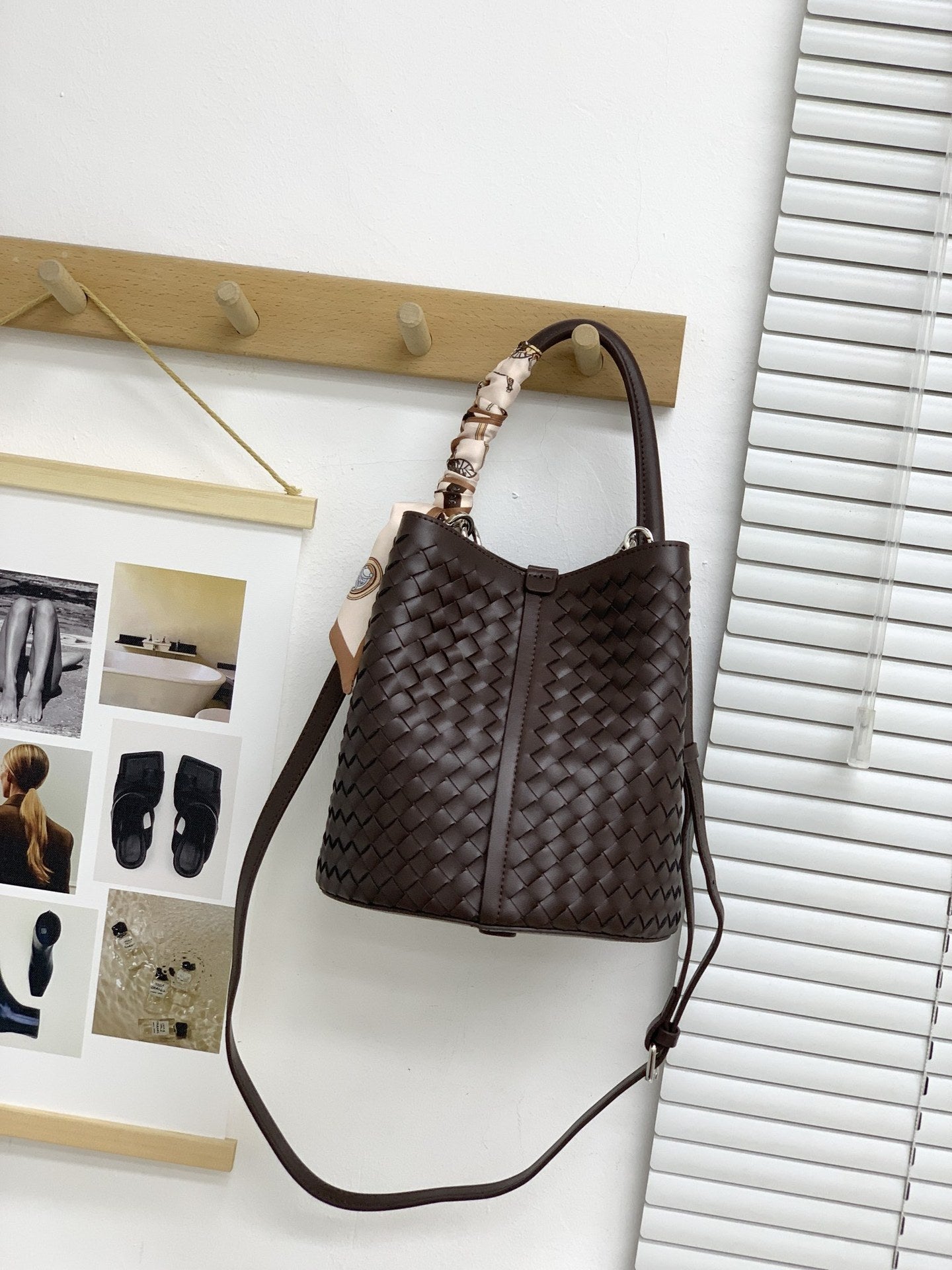 编织牛皮水桶包女斜挎包大容量高级感真皮菜篮子手提包女通勤单肩