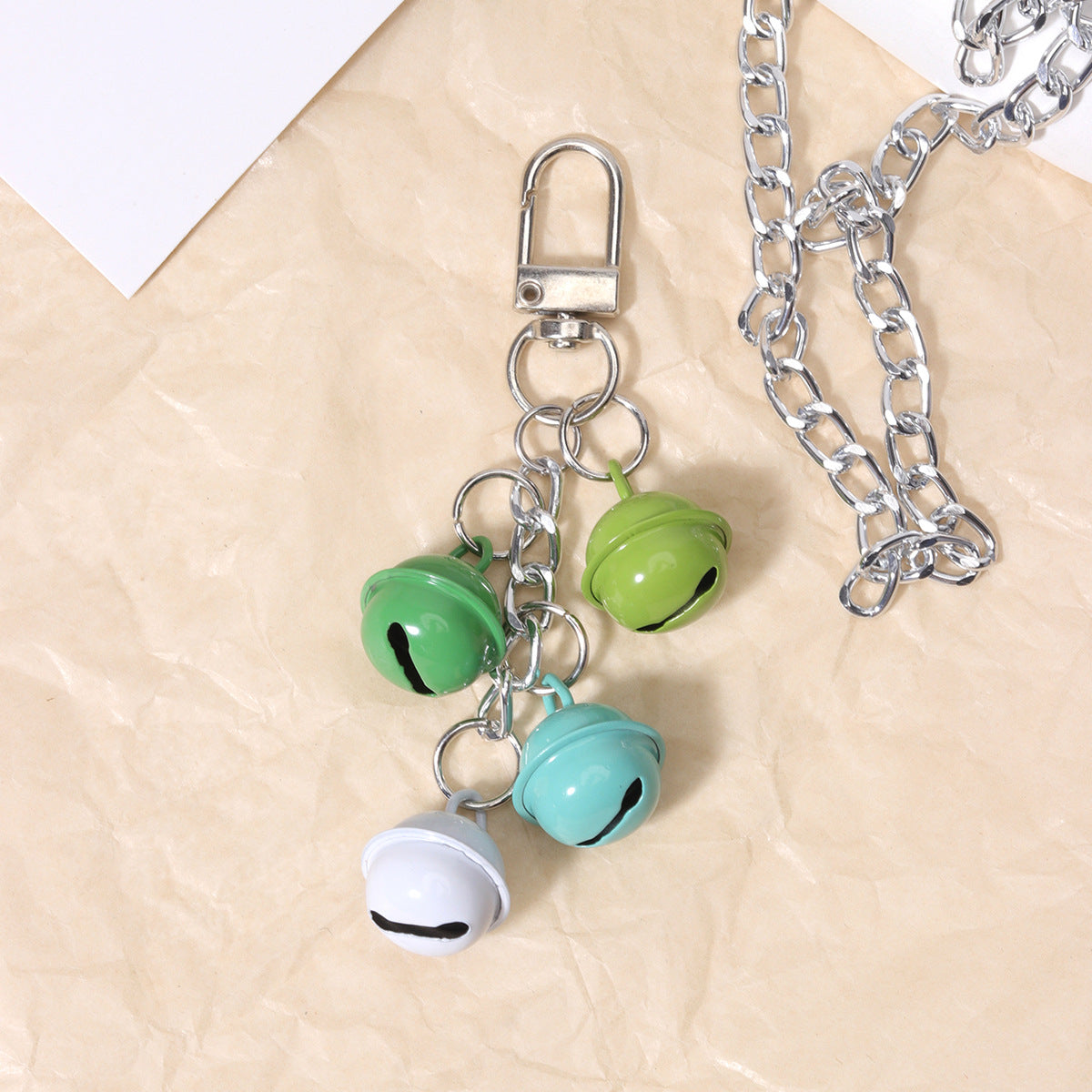 厂家直供合金铃铛链条挂件万圣节骷髅头包挂杯饰礼品挂件可混批