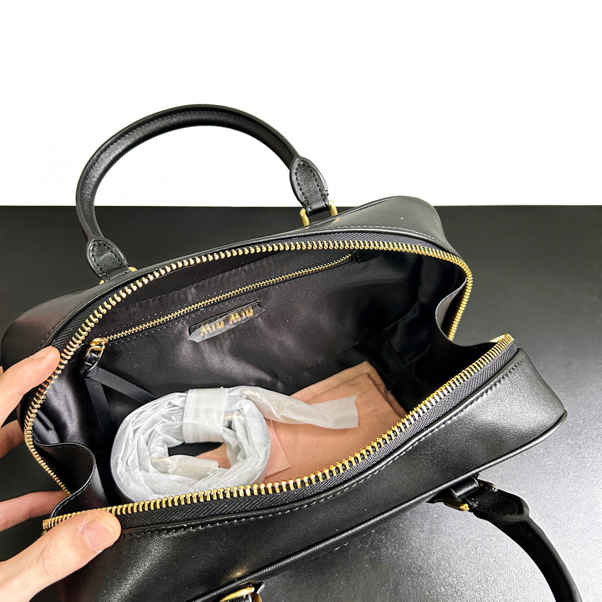 时尚百搭横款小手提包保龄球包小包包2023秋冬新款复古枕头包女包