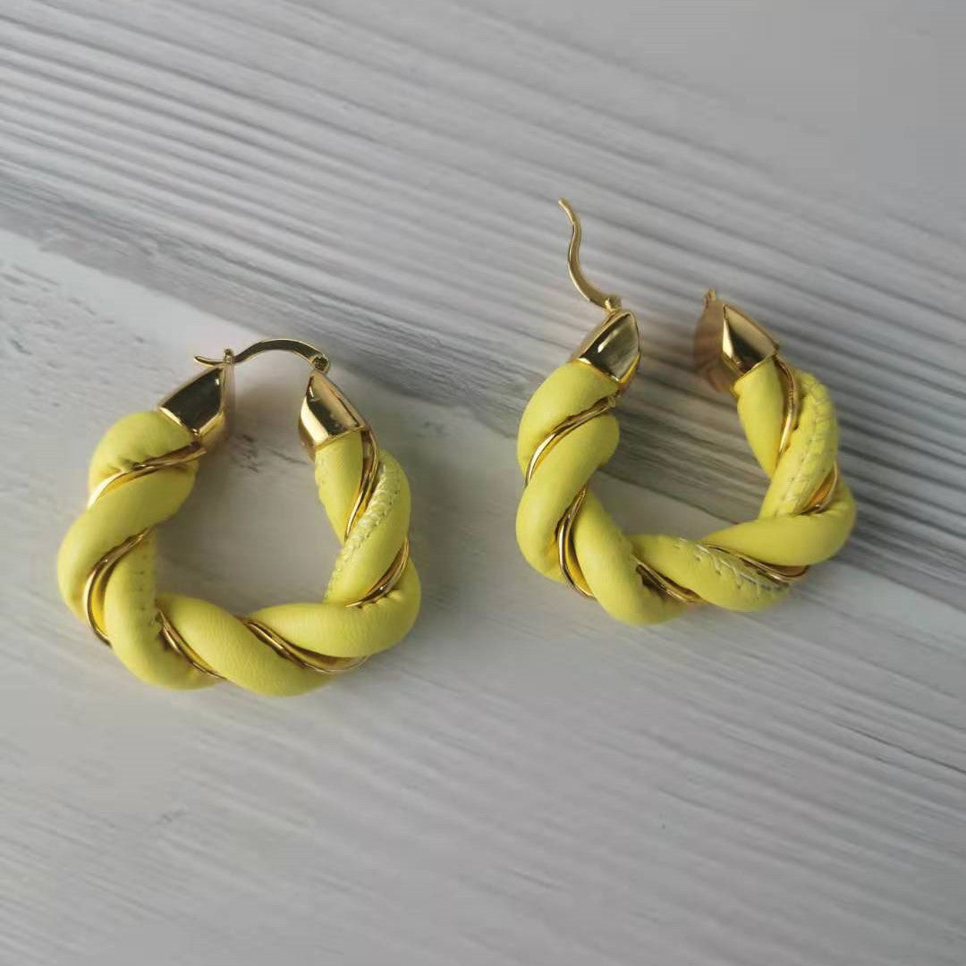 厂家批发BV新款三角扭结耳圈女欧美风高级感耳饰气质几何皮革耳环