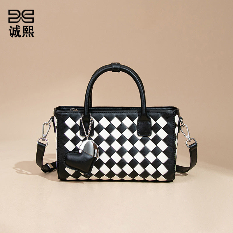 春夏个性潮流棋盘格手工编织女包手拎百搭设计感单肩斜挎小方包包
