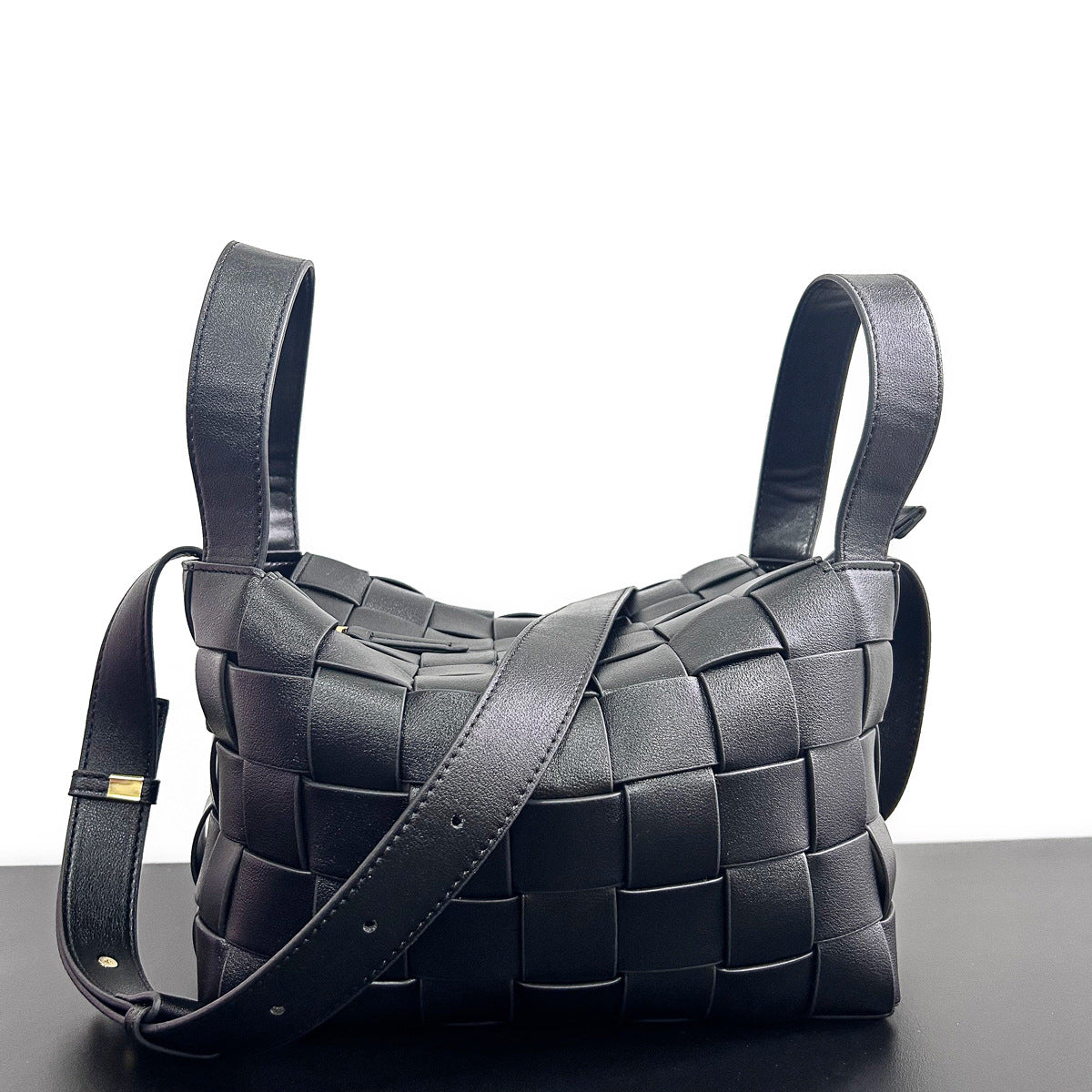 包包女包手工编织头层牛皮高档优雅时尚大容量通勤外出手提单肩包