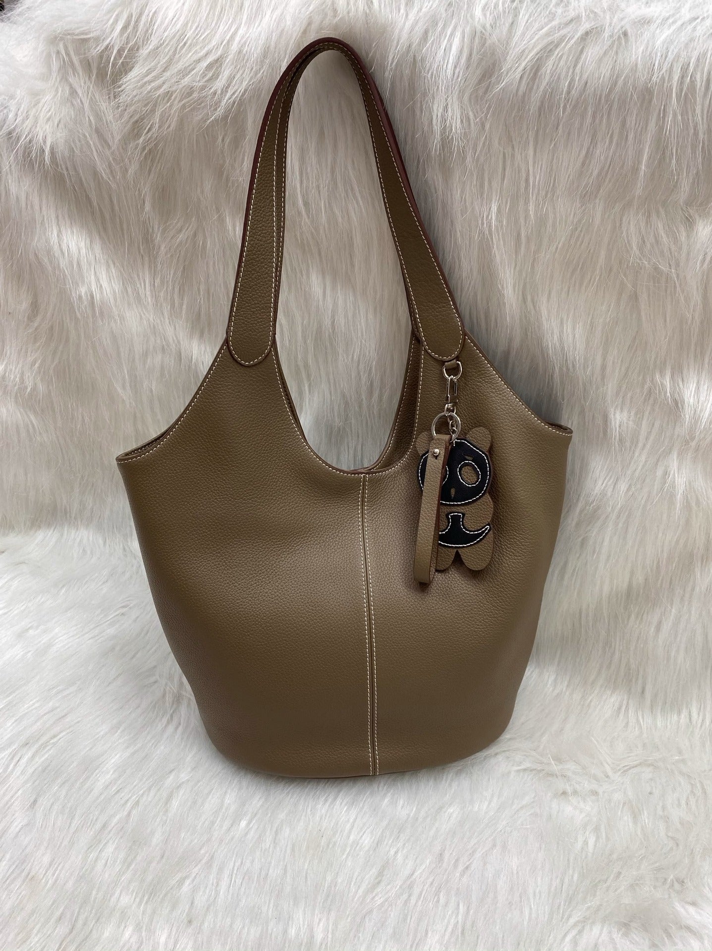 品牌剪标无原包装高端大容量包蜡线TOUGO头层牛皮全钢五金托特包