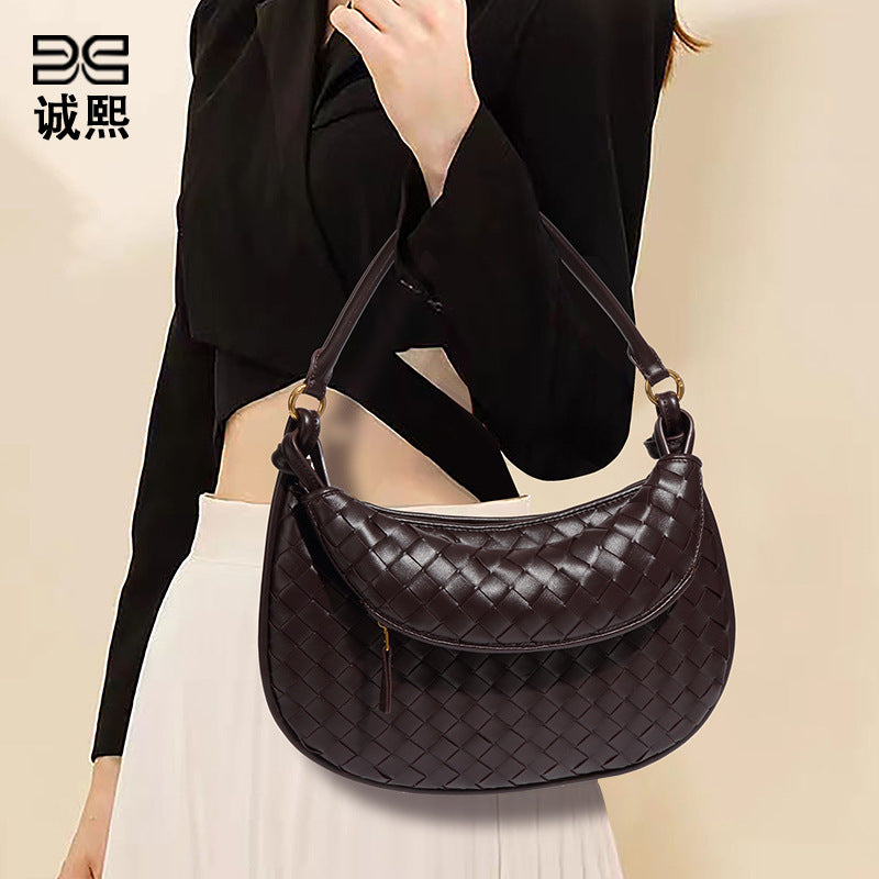 高级感通勤单肩斜跨包个性洋手提月牙包时尚潮流复古编织腋下女包